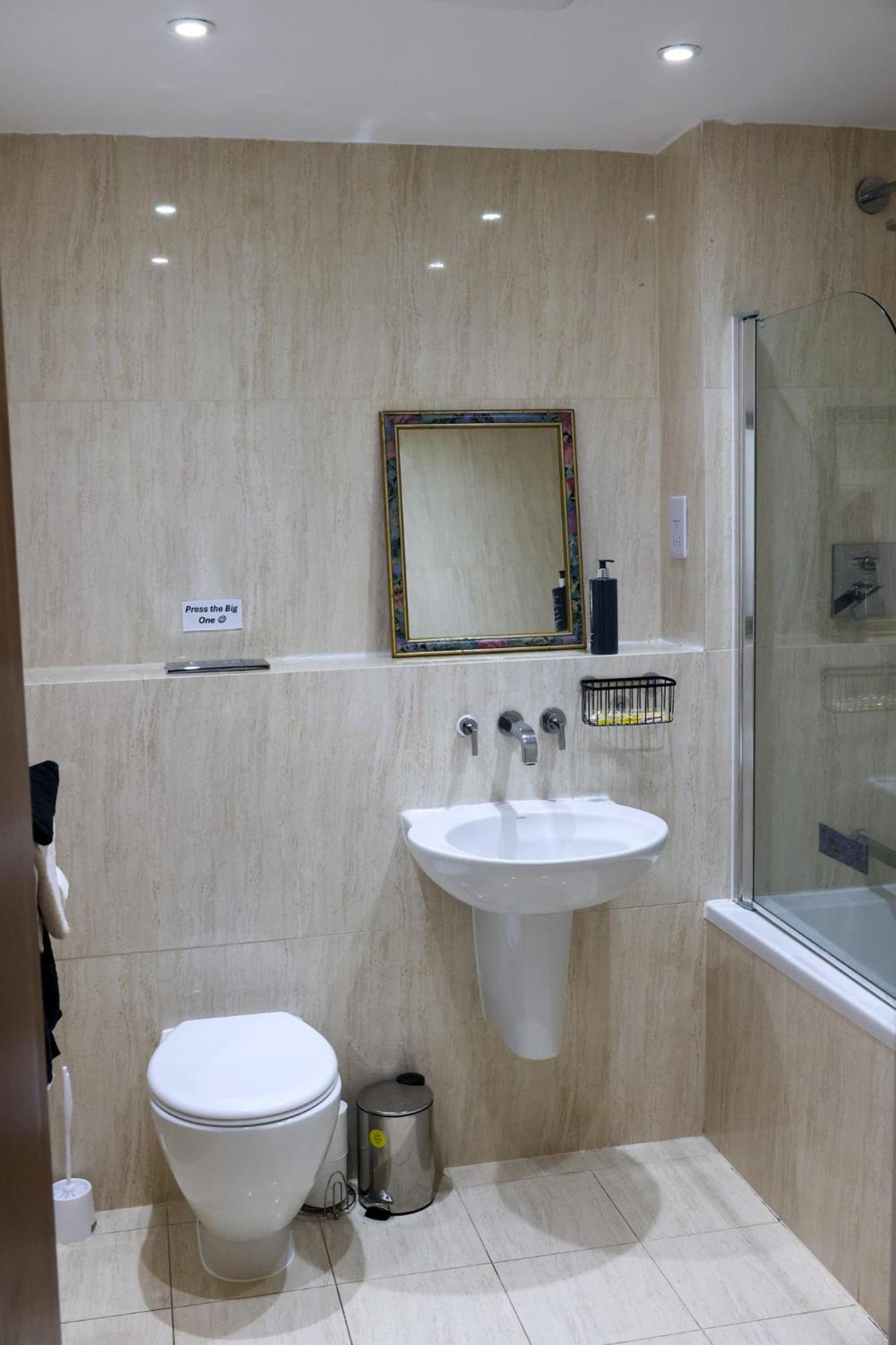 Centrally Located 1Br Apt Near Edg Cricket, University Of Bham, Priory Hospital & Cannon Hill Park Бирмингам Екстериор снимка