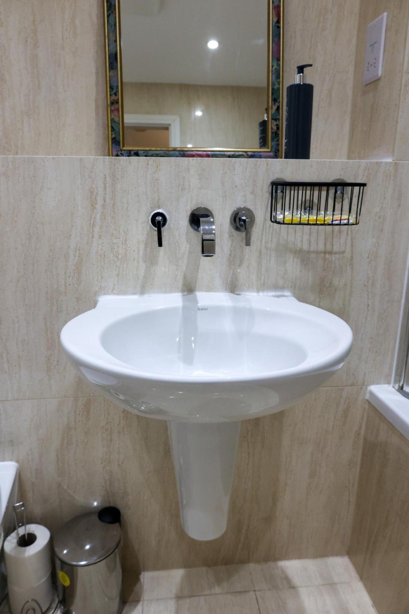 Centrally Located 1Br Apt Near Edg Cricket, University Of Bham, Priory Hospital & Cannon Hill Park Бирмингам Екстериор снимка