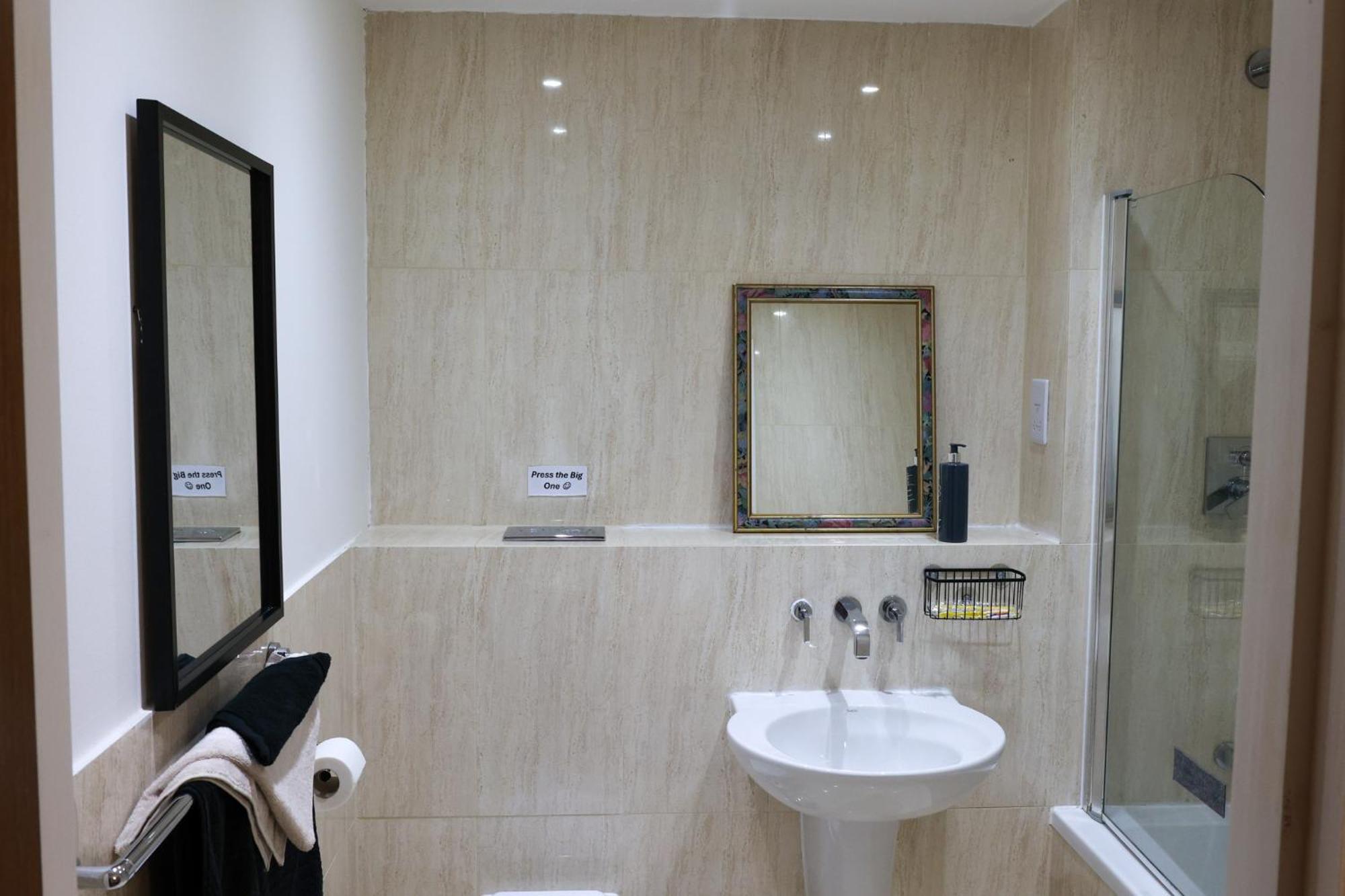 Centrally Located 1Br Apt Near Edg Cricket, University Of Bham, Priory Hospital & Cannon Hill Park Бирмингам Екстериор снимка